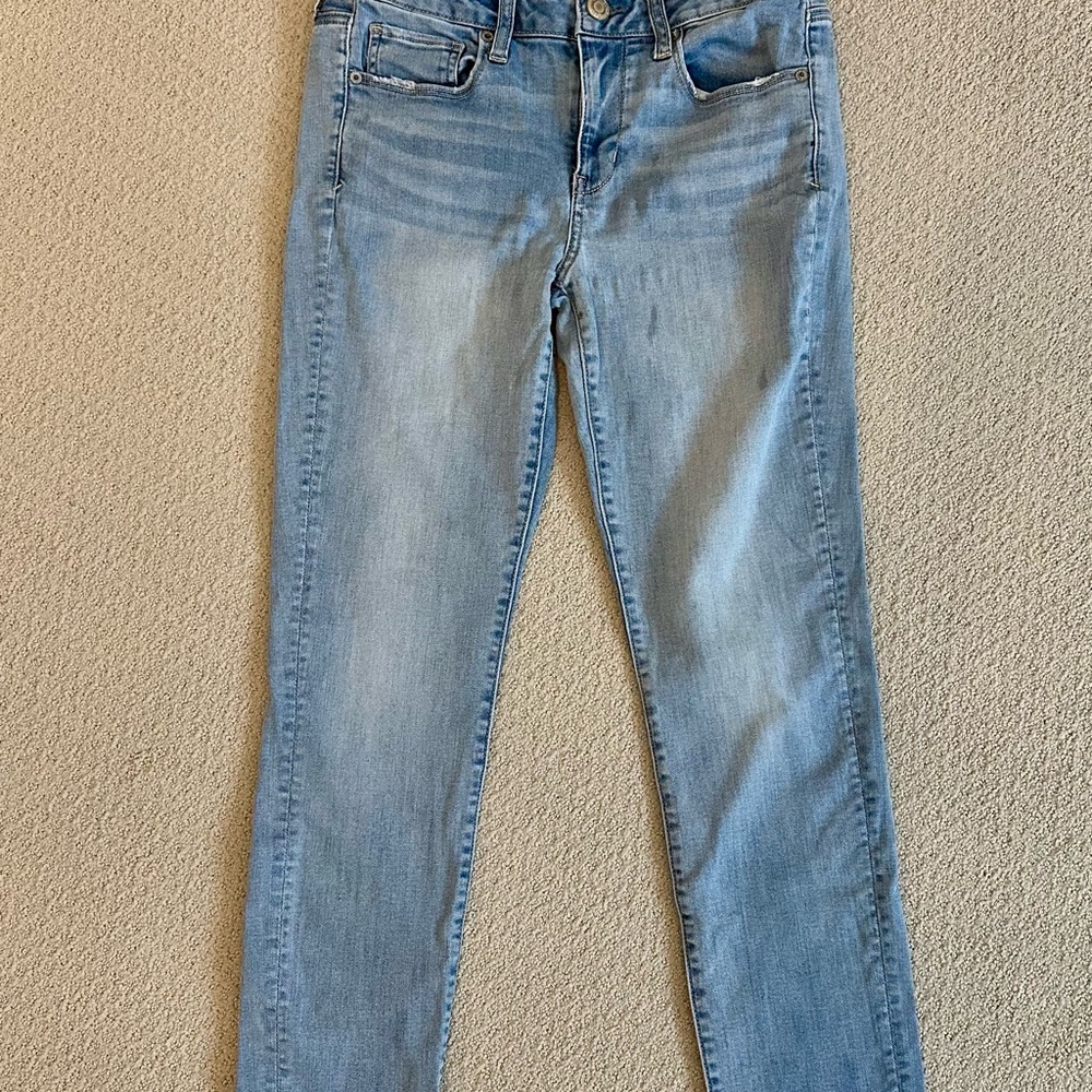 American Eagle Outfitters Light Wash Skinny Jeans